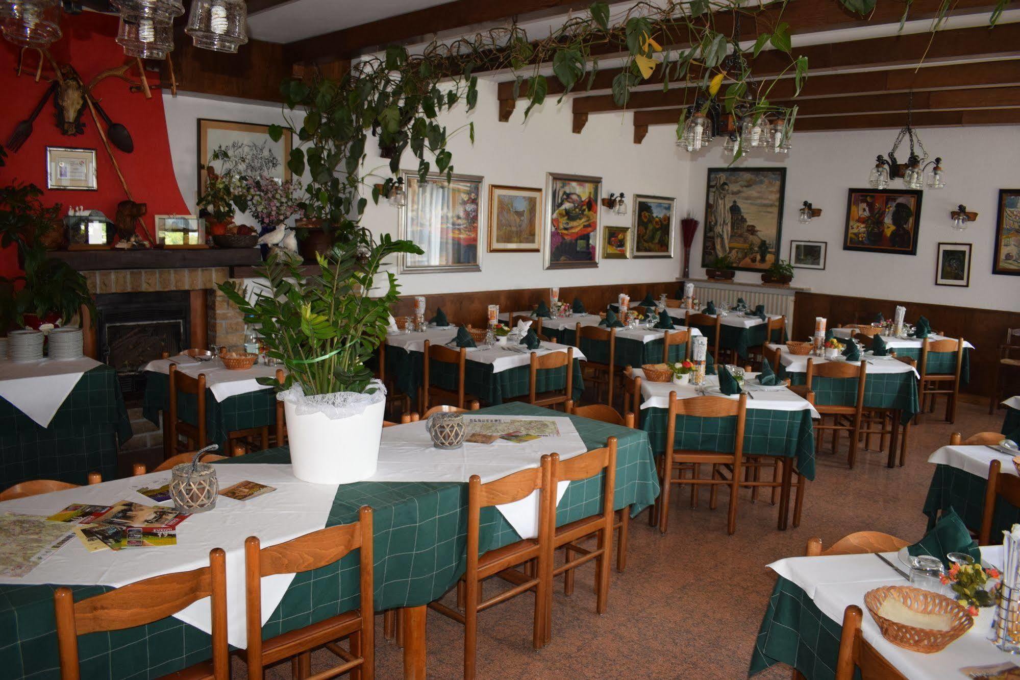 Albergo Canella Fuipiano Valle Imagna Eksteriør billede