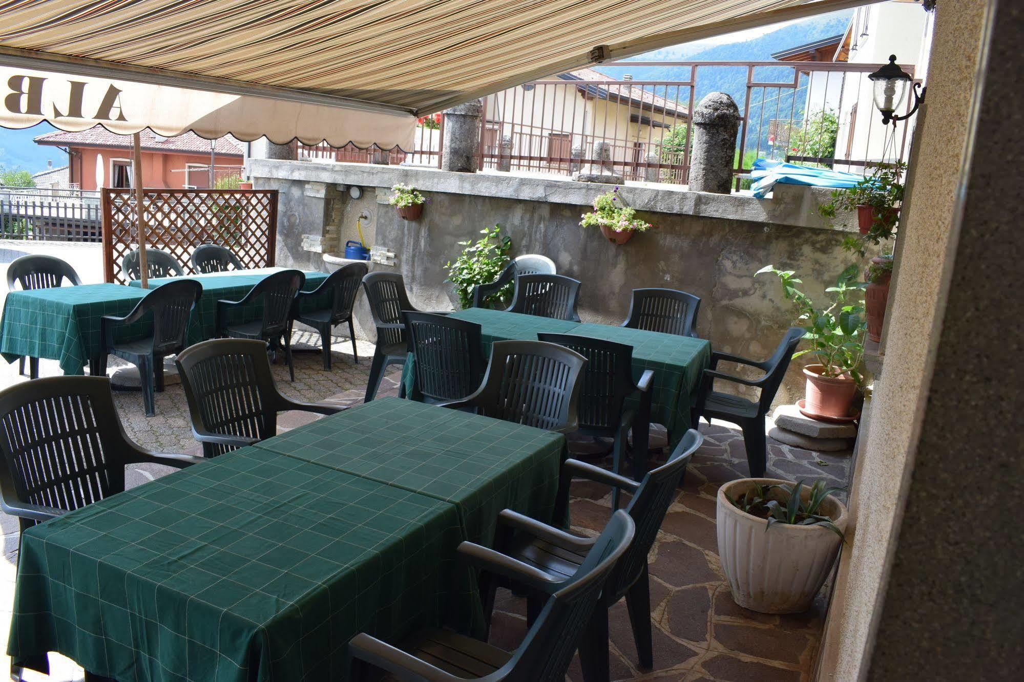 Albergo Canella Fuipiano Valle Imagna Eksteriør billede